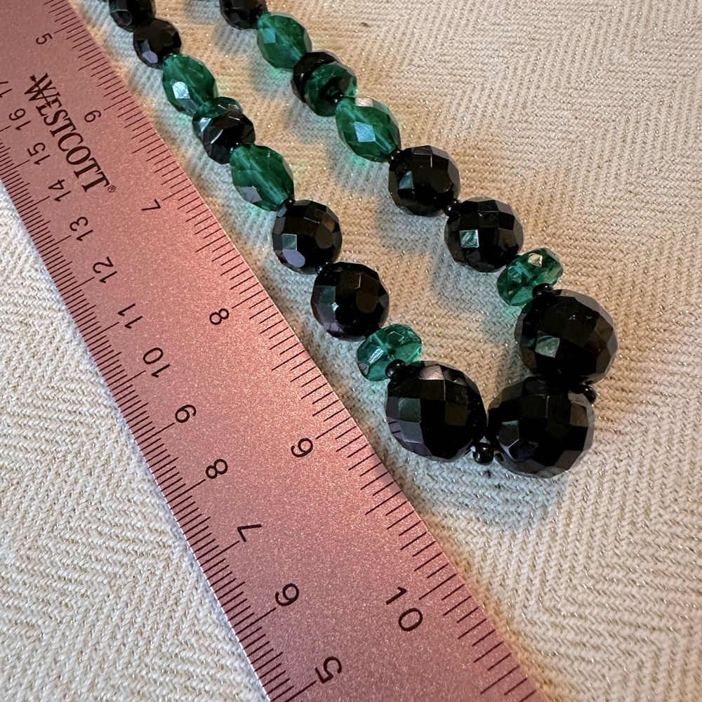 Vintage Black & Green Faceted Beaded Necklace Art Deco Style 19" Acrylic - Picture 12 of 12